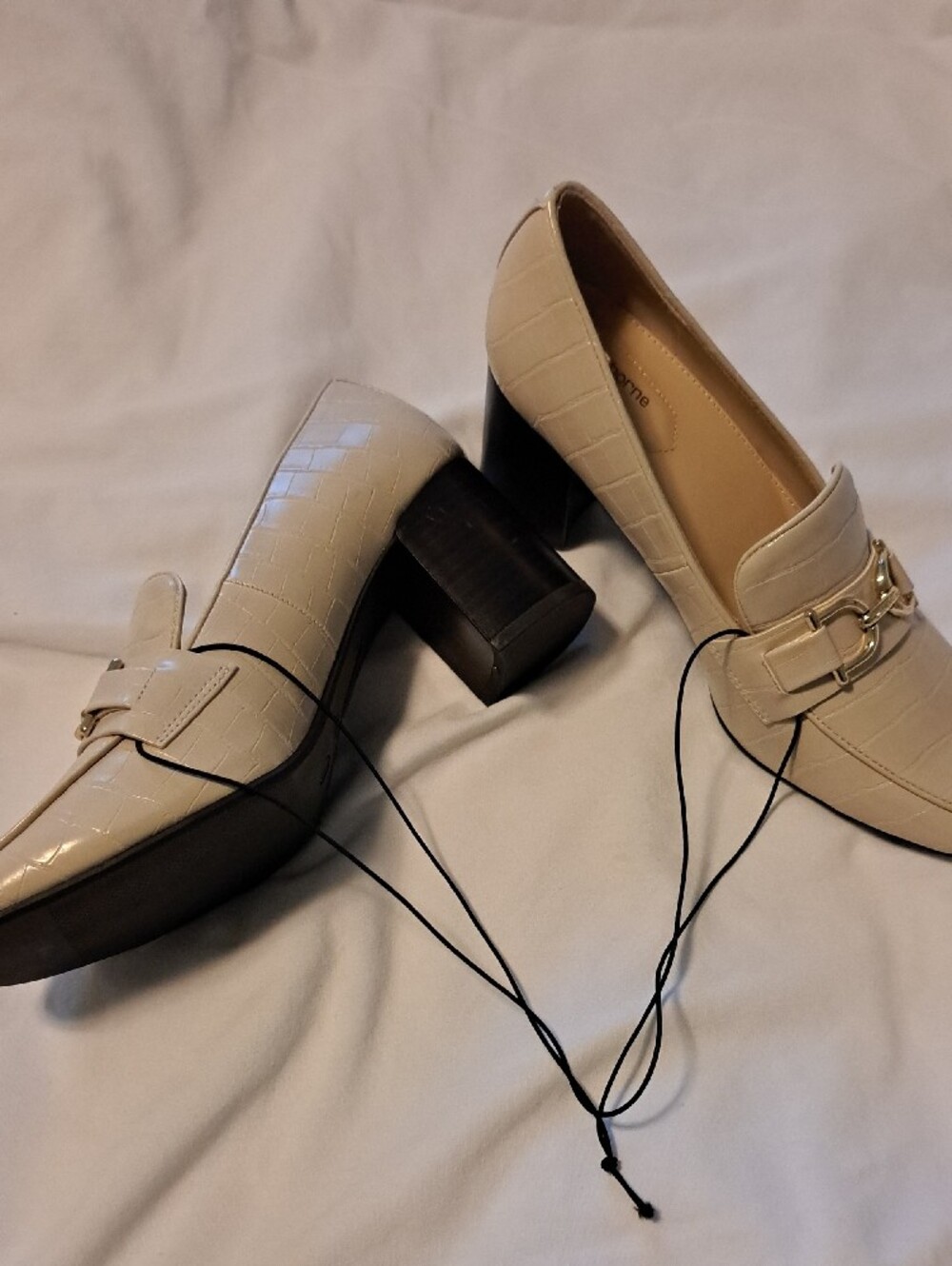Liz Claiborne Cream Croc-Embossed Block Heel Loafers with Gold Hardware - Picture 6 of 7